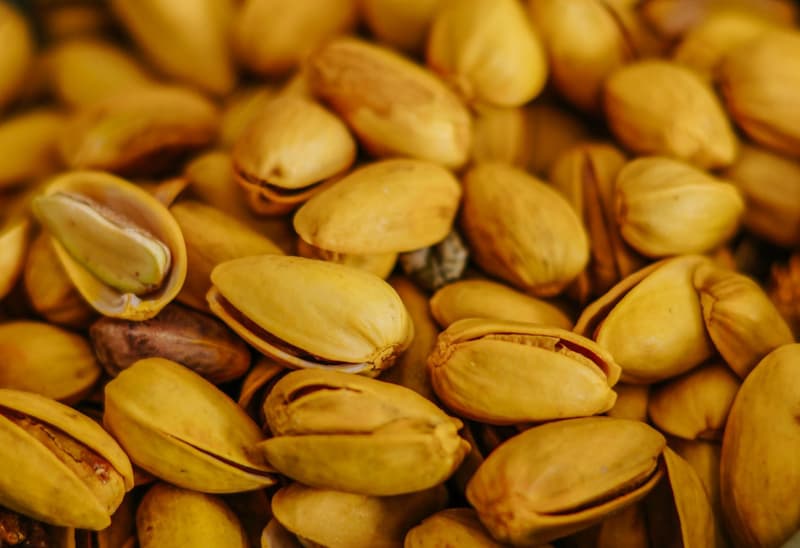 پسته بادامی زعفرانی با عطر دلنشین و ماندگار